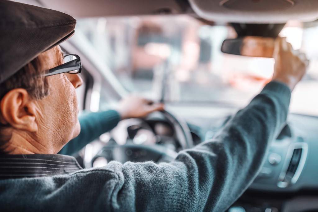 Todo lo que necesitas saber sobre los cambios que ha hecho la DGT para renovar tu carné si tienes más de 65 años