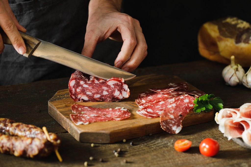 Se activa una alerta sanitaria en algunas comunidades de España por embutidos contaminados con listeria 