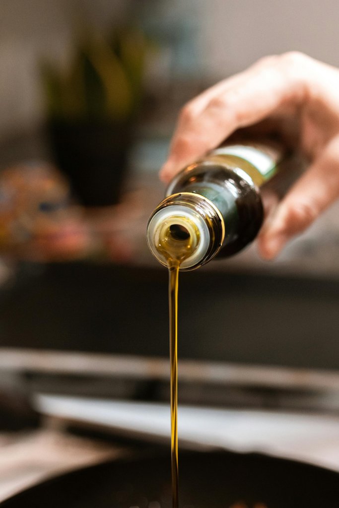 las marcas blancas del aceite de oliva virgen extra de supermercados como Mercadona están mejor valorados por la OCU que los de primeras marcas