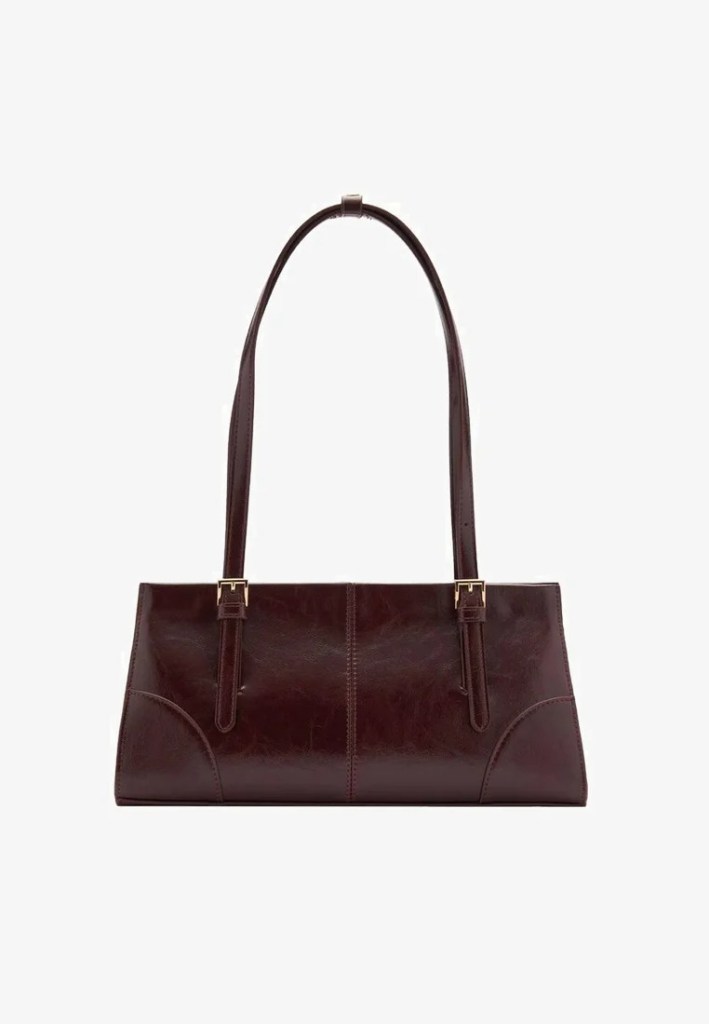 bolso-mano-marron-chocolate-look-invierno