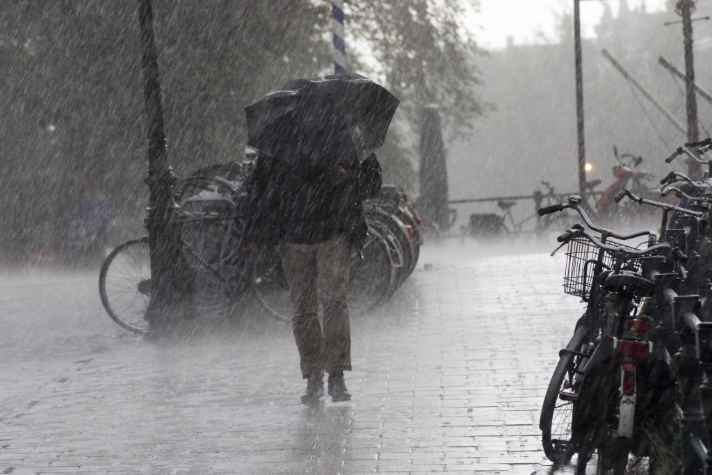 Borrasca Herminia en España: AEMET activa avisos por fuertes vientos y precipitaciones extremas