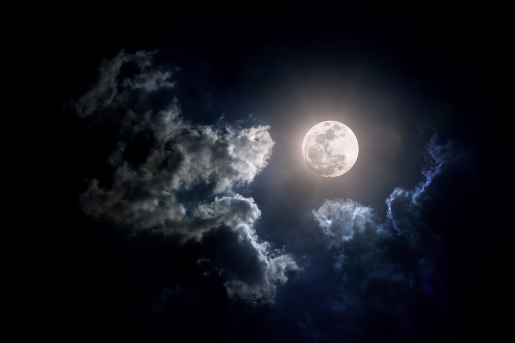 El secreto detrás de la Luna del Lobo 2025: ¿qué simboliza y por qué es tan especial la primera luna llena del año?
