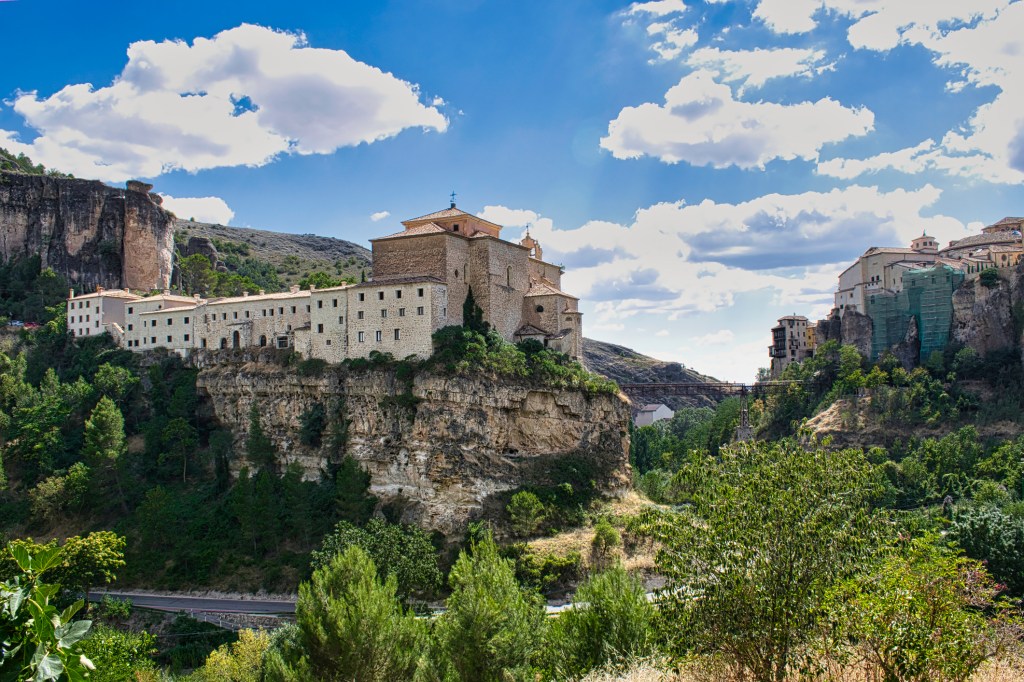 estos paradores son el destino que Mundosenior ofrece como alternativa a los viajes del Imserso para mayores esta primavera