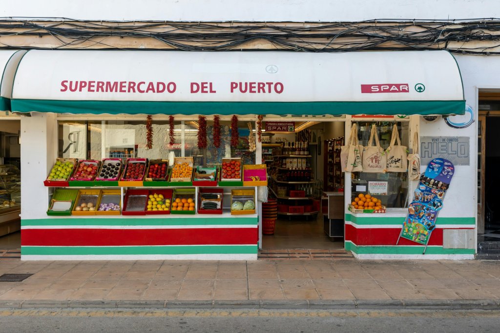 Ni Mercadona ni Lidl: estos son los supermercados regionales que prefieren los consumidores españoles según un estudio de la OCU