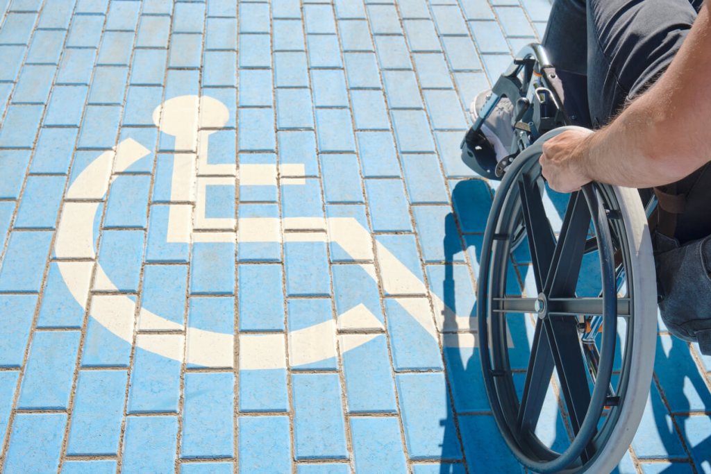 Nueva estrategia madrileña para personas con discapacidad: estas son las novedades para los mayores - Fuente: iStock