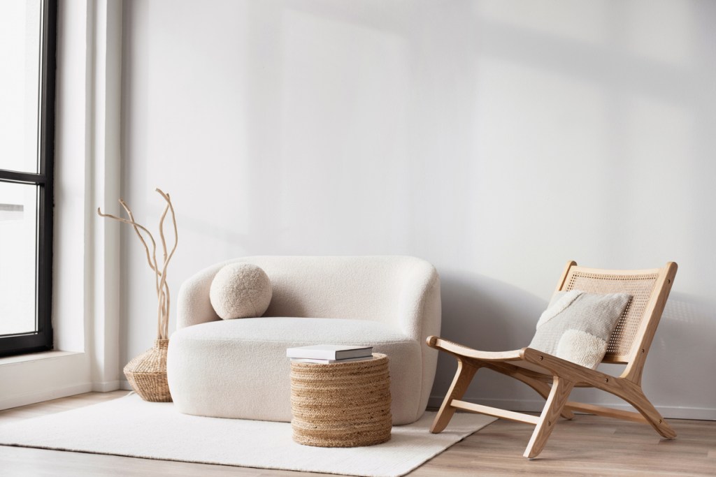 Decoraciones para salón minimalista en orden - Imagen: iStock