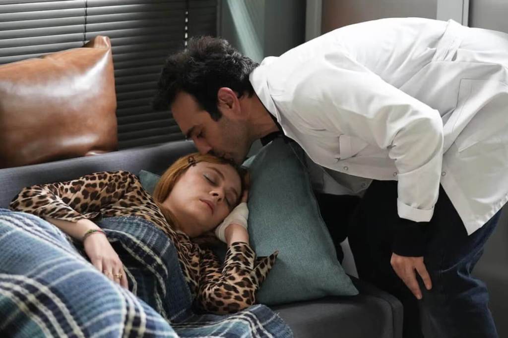 Bahar y Evren en 'Renacer'.- RTVE