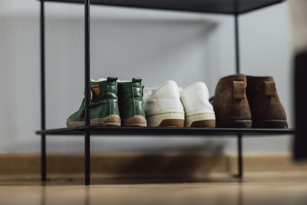 trucos-eliminar-mal-olor-zapatillas-otoño