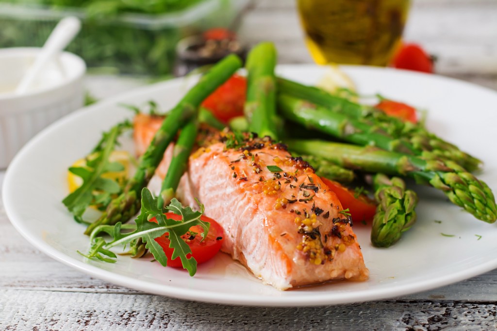 receta-salmon-microondas-verduras